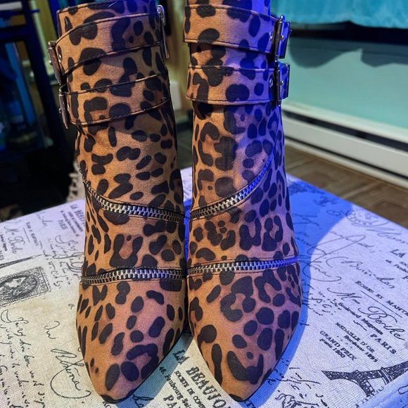 High heel Leopard Print Boots - Picture 4 of 6